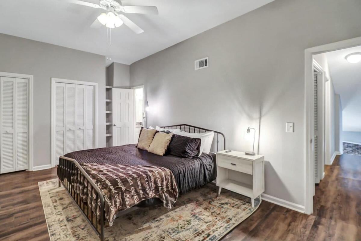 Appartement Eagle'S Landing Loft-Downtown Above Bull & Barrel à Statesboro Extérieur photo